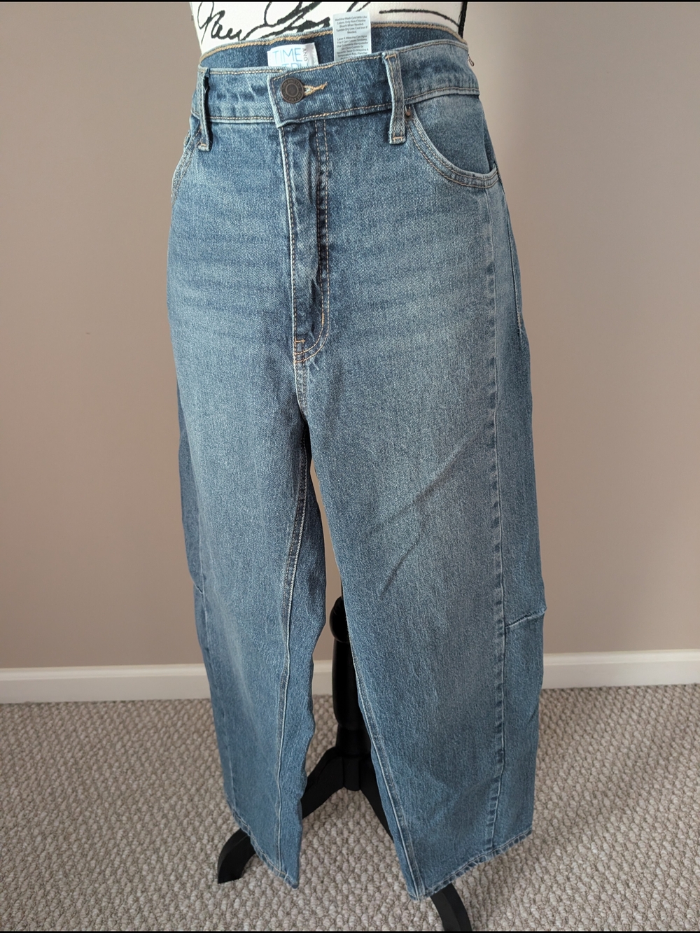 Time and Tru Women's High Rise Barrel Jeans, 28" Inseam